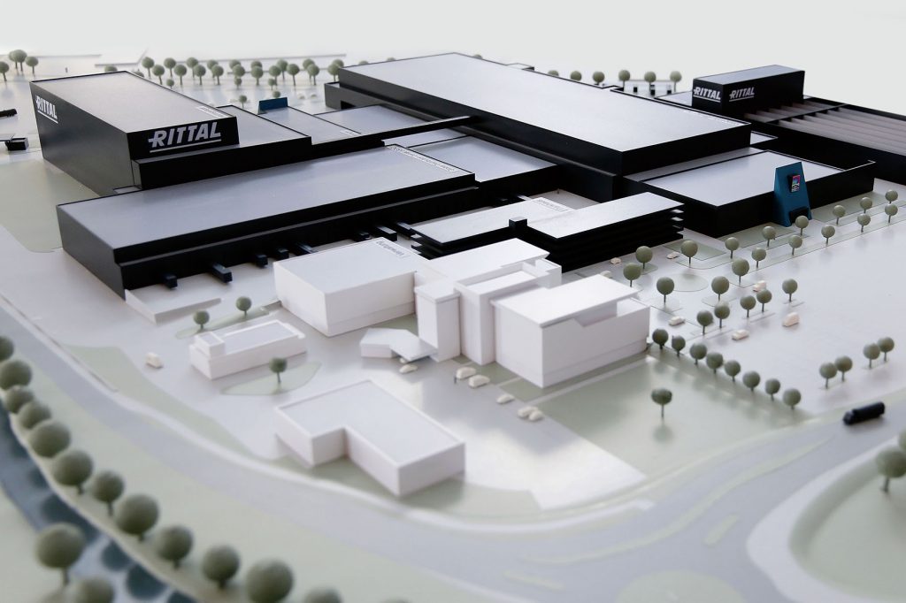 Rittal ha pianificato la costruzione della più moderna fabbrica al mondo per la produzione di armadi e contenitori compatti, con completamento dei lavori entro il 2018
